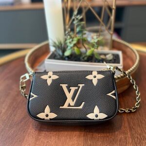 Lookalike Louis Vuitton Multi-Pochette Accessoires Bicolor Monogram purse